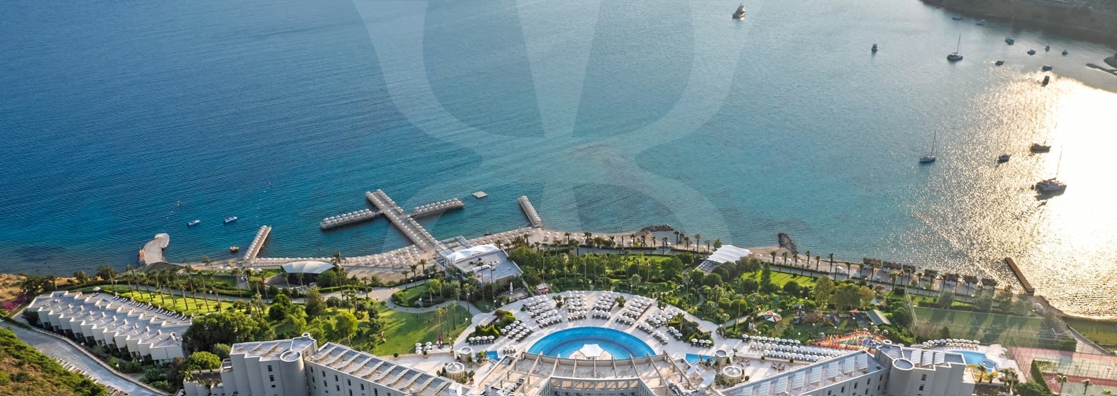Kefaluka Resort havuz & plaj alanları