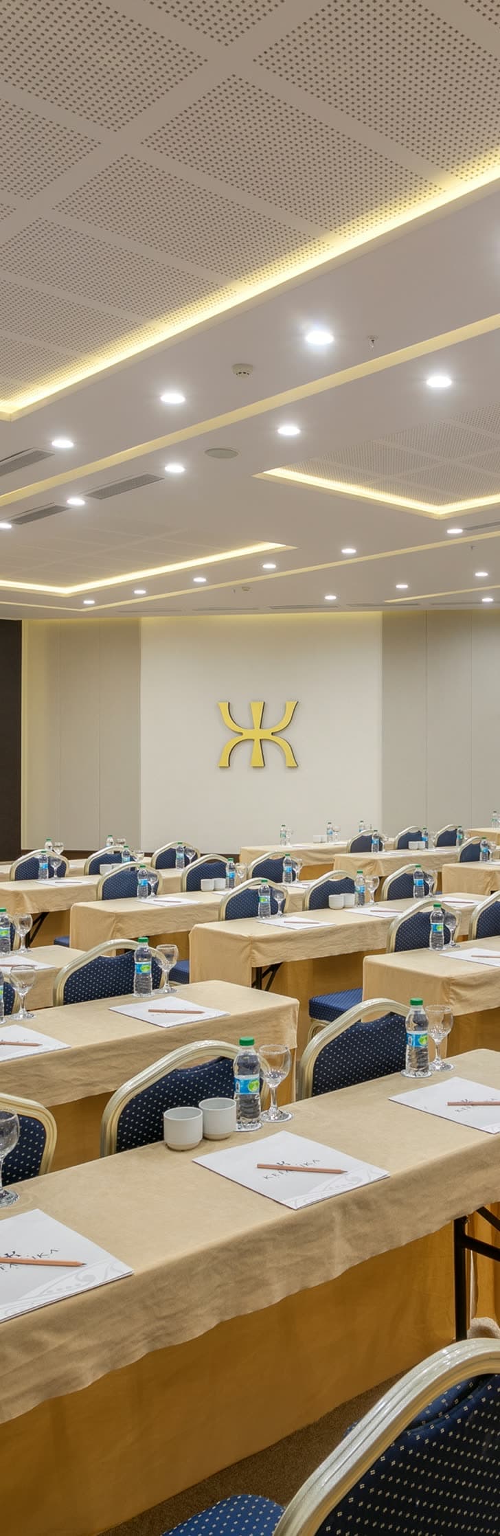 senat center image